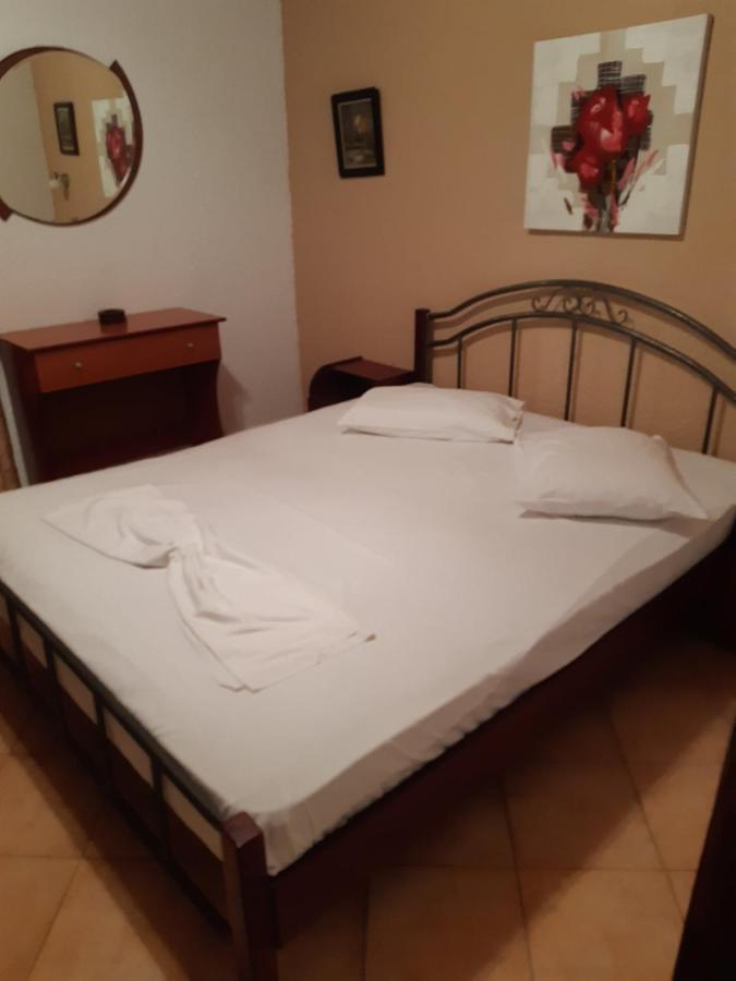 Dora Sarti Otel Dış mekan fotoğraf