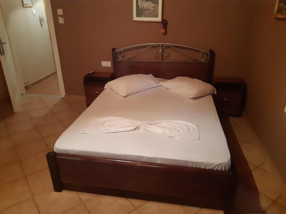Dora Sarti Otel Dış mekan fotoğraf