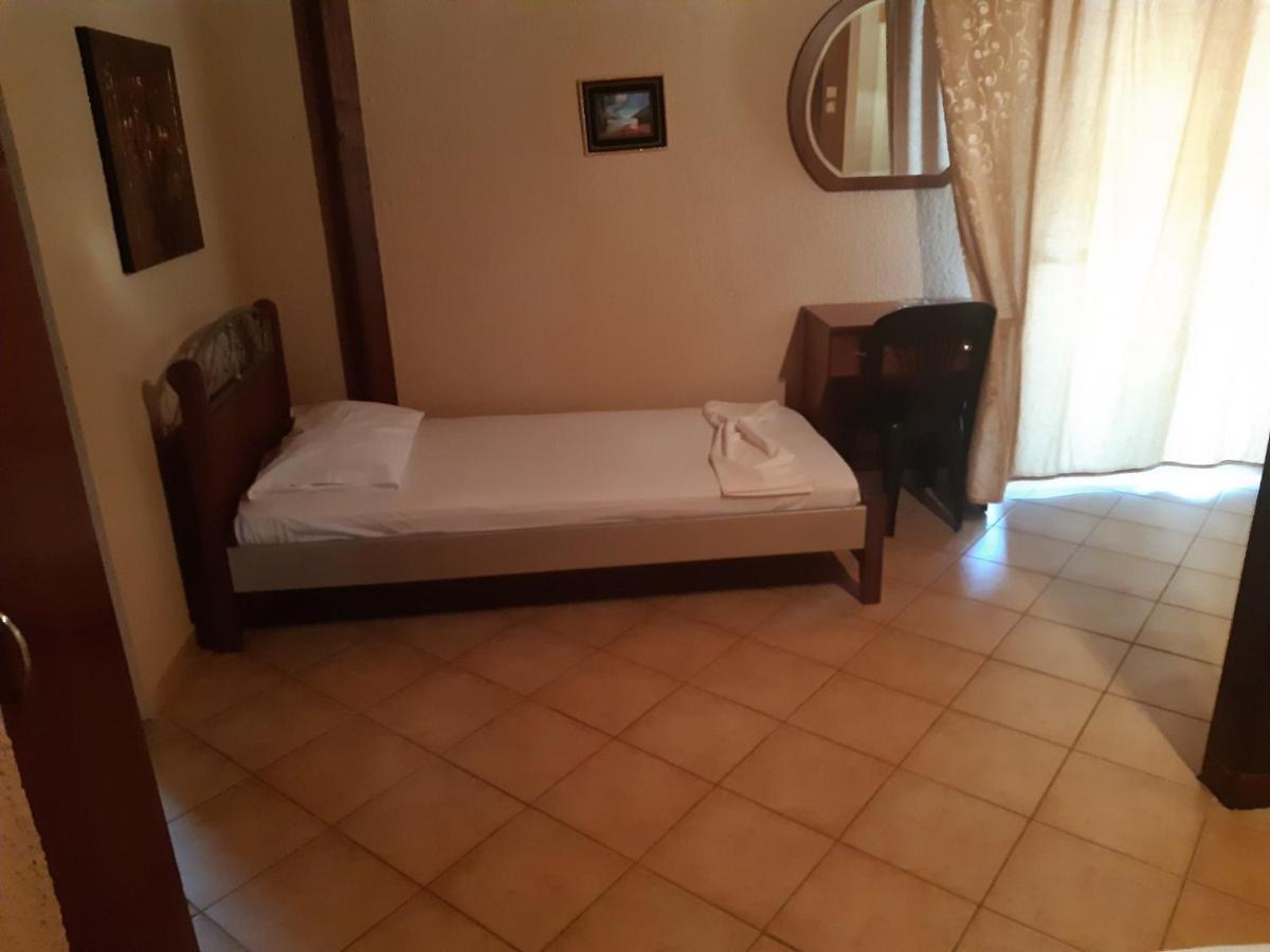 Dora Sarti Otel Dış mekan fotoğraf